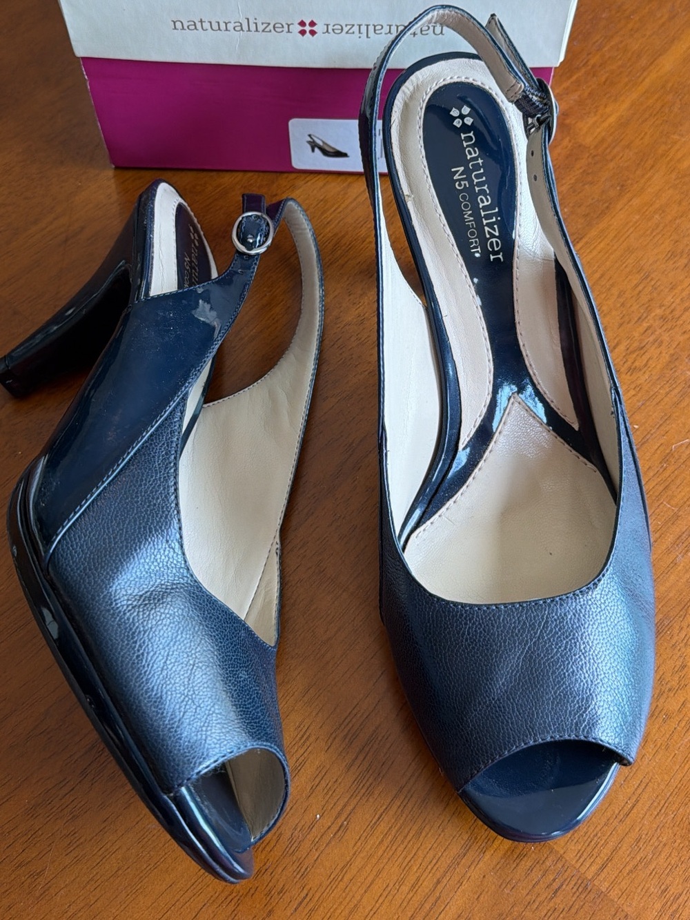 Naturalizer navy heels